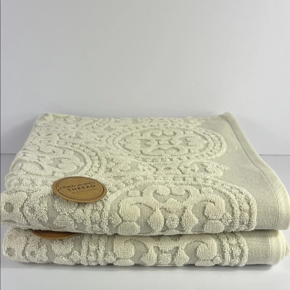 Common Thread Bath Towels Cream Luxury Medallion Textured Cotton Set of 2 NEW
